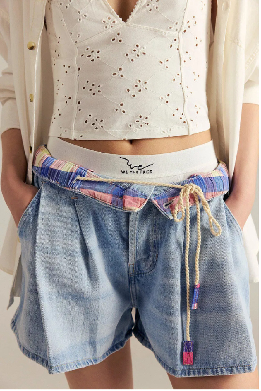 NEW FREE PEOPLE WE THE FREE CLARK PLEATED DENIM JEAN SHORTS SZ L